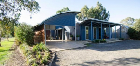 Corrugated Cottage, Dunkeld